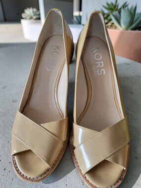 Kors Michael Kors Patent Leather Espadrille Wedge Peep Toe Nude Resort NWOT